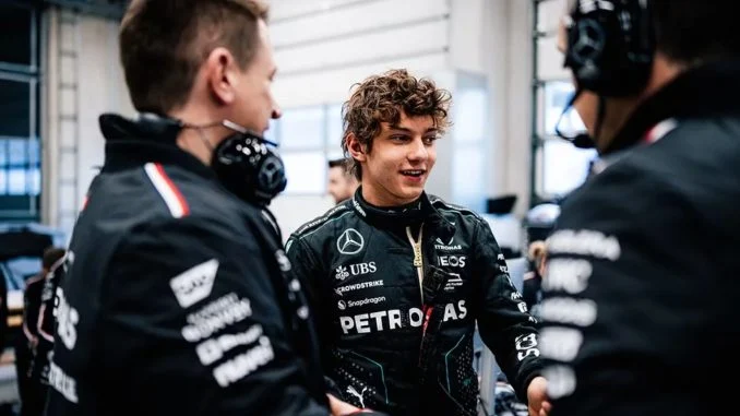 Kimi Antonelli Cetak Sejarah, Raih Pole Position Termuda & Kemenangan Pertama di GP China 2026