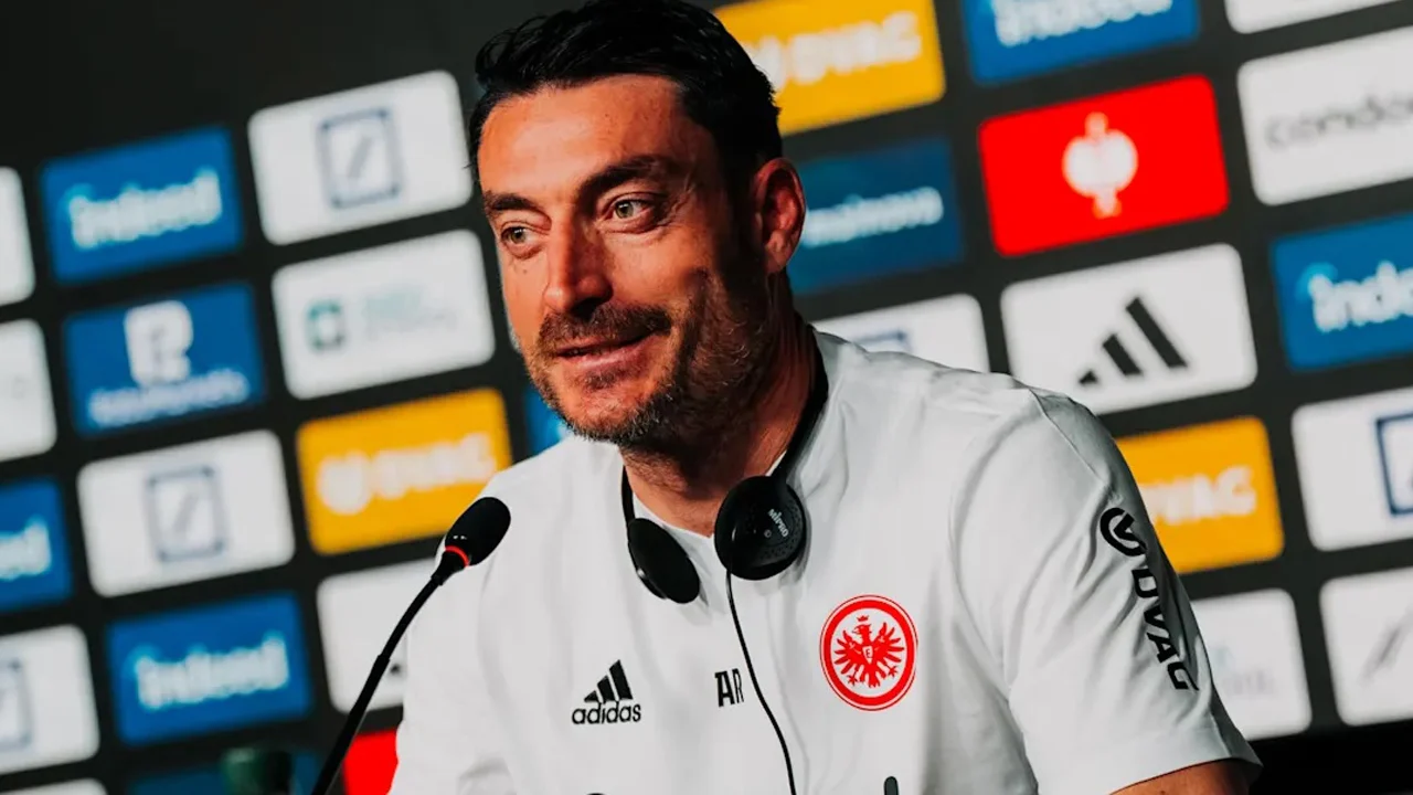 Krisis di Eintracht Frankfurt: Riera Tertekan, United Lincah, dan Harapan Eropa yang Semu