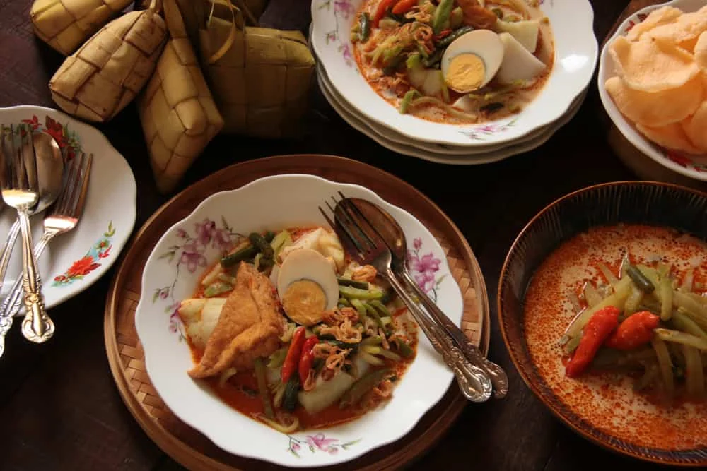 Lebaran Nikmat, Tapi Berbahaya: Dampak Berlebih Makanan Khas Idulfitri pada Kesehatan