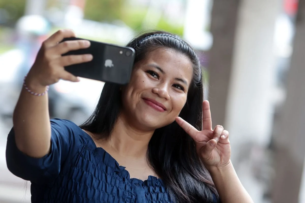 Lonjakan Sewa iPhone Menjelang Lebaran 2026: Tren ‘Flexing’ yang Mengubah Cara Masyarakat Abadikan Momen