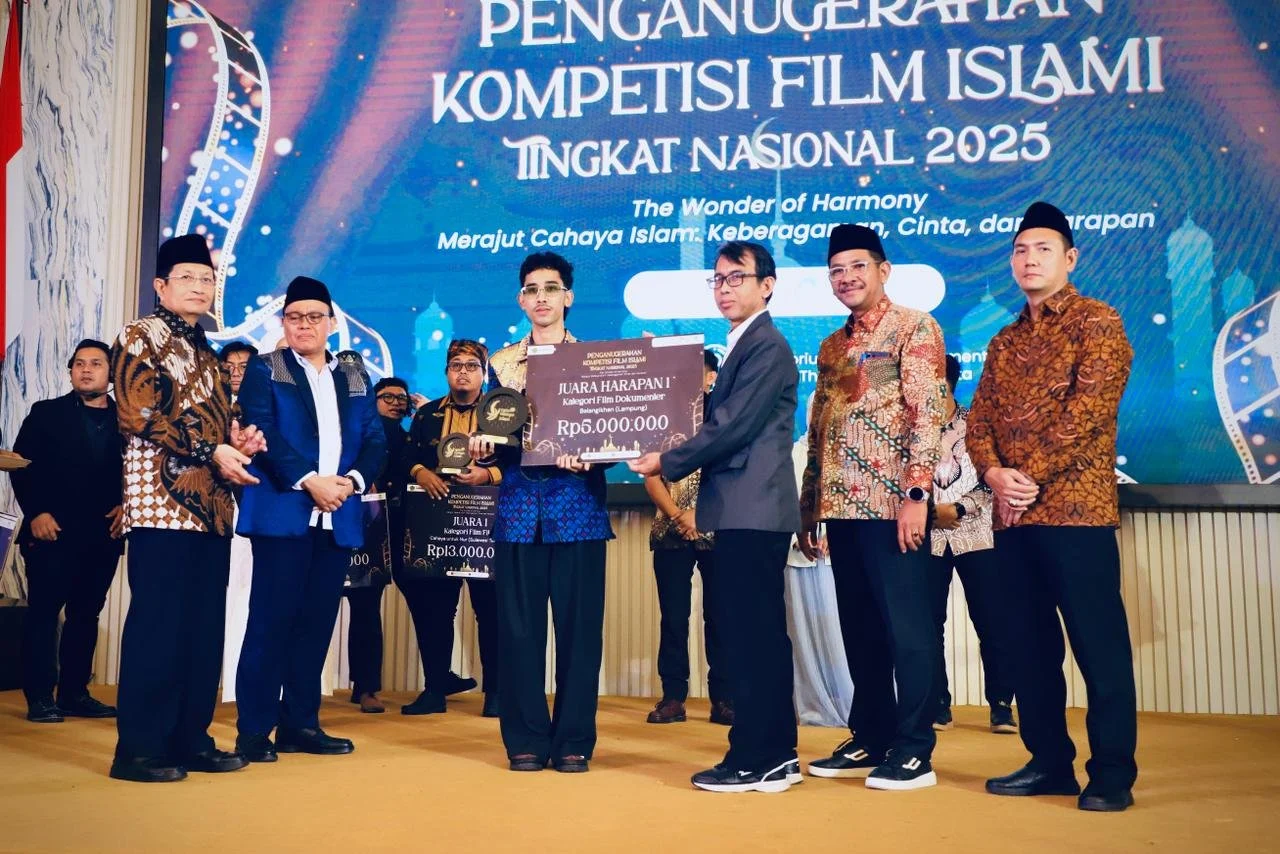 Mahasiswa San Diego Raih Puncak: Dokumenter ‘Demokrasi’ Menyentuh Hati Nasional