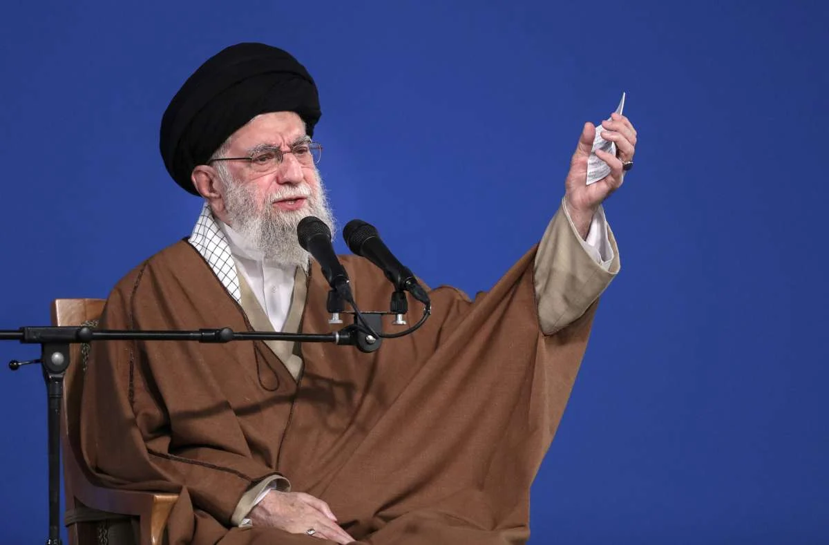Pemimpin Baru Iran Mojtaba Khamenei Bersumpah Tutup Selat Hormuz, Janji Balas Dendam pada AS‑Israel