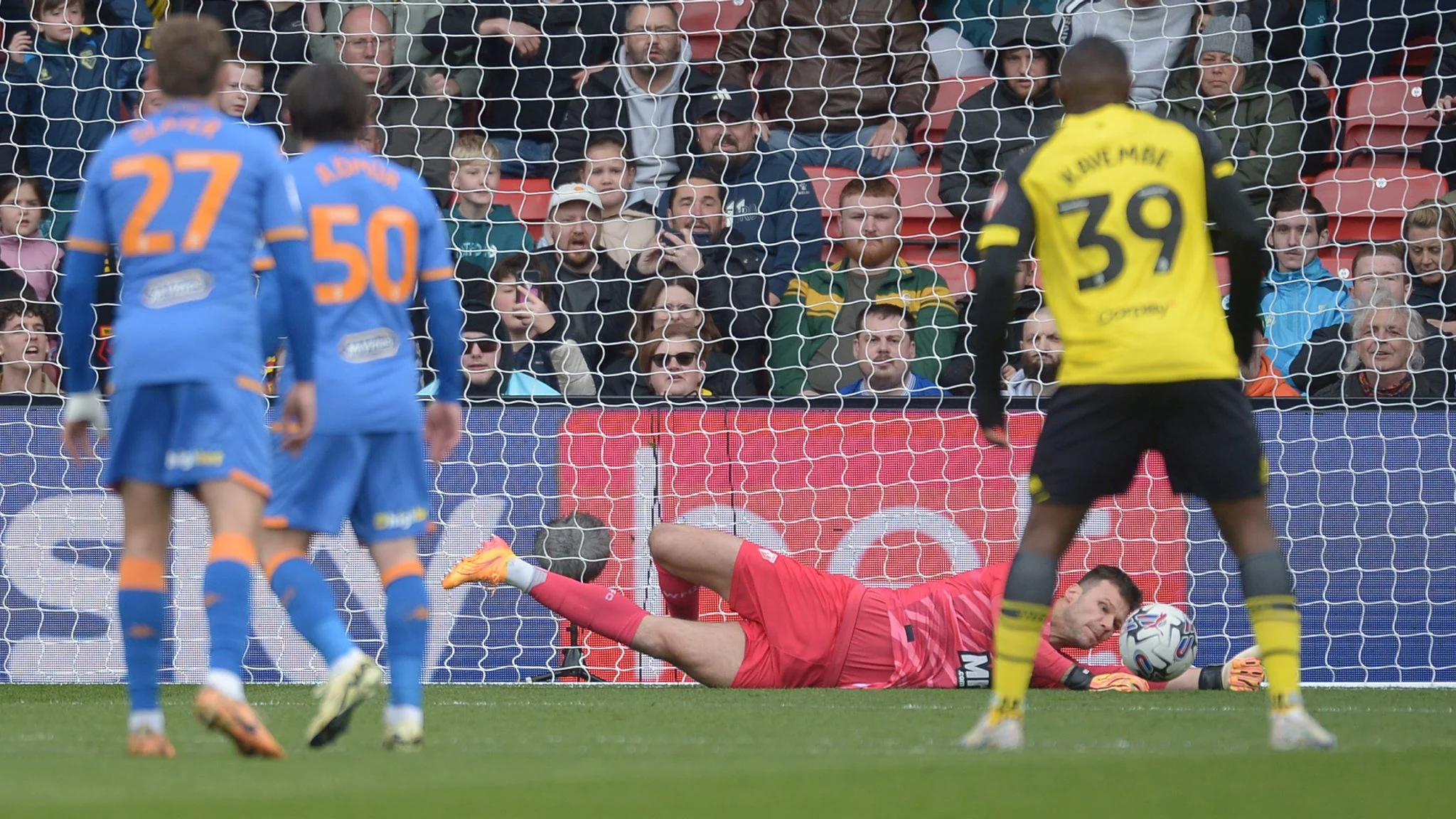 Penalti Terselamatkan Watford, Leicester Kandas di Vicarage Road: Analisis Lengkap 0-0 yang Mengguncang Klasemen