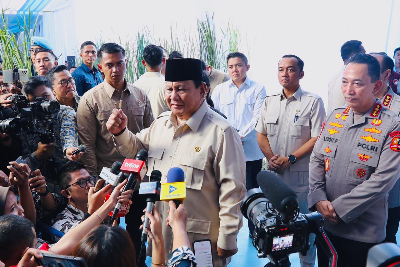 Prabowo Akui Kebingungan Barat atas Keterlibatan Polisi dalam Program Pangan, Dandhy Laksono: Cukup Tahan Malu, Bukan Cerdas