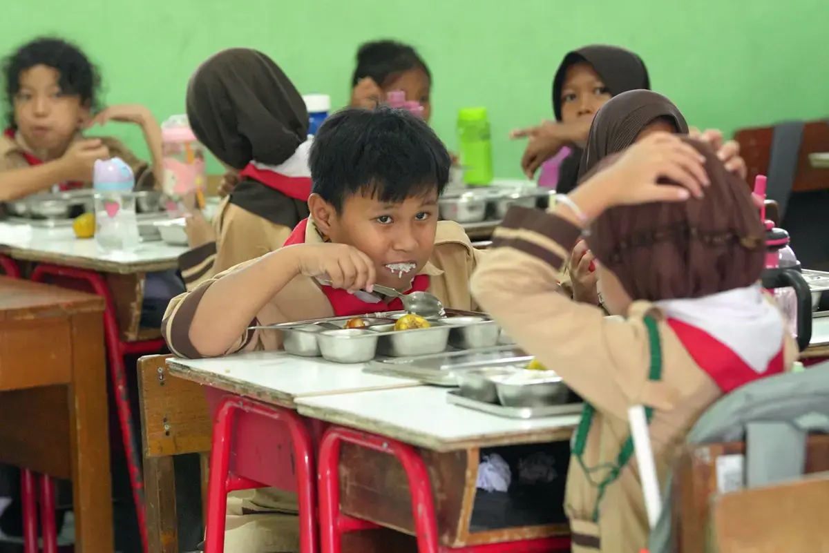 Program Makan Bergizi Gratis (MBG) Dikritik Keras: Tidak Tepat Sasaran dan Hanya Menjadi Produk Kampanye