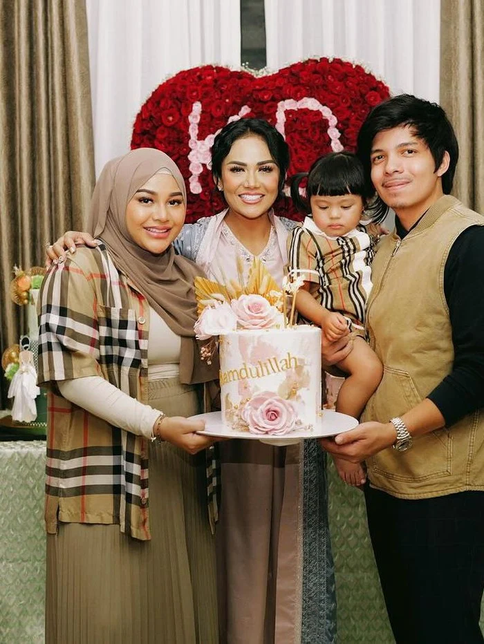 Ramadan Lebih Hangat, Kris Dayanti Rayakan Kebersamaan Keluarga dan Sambut Calon Mantu Menjelang Lebaran