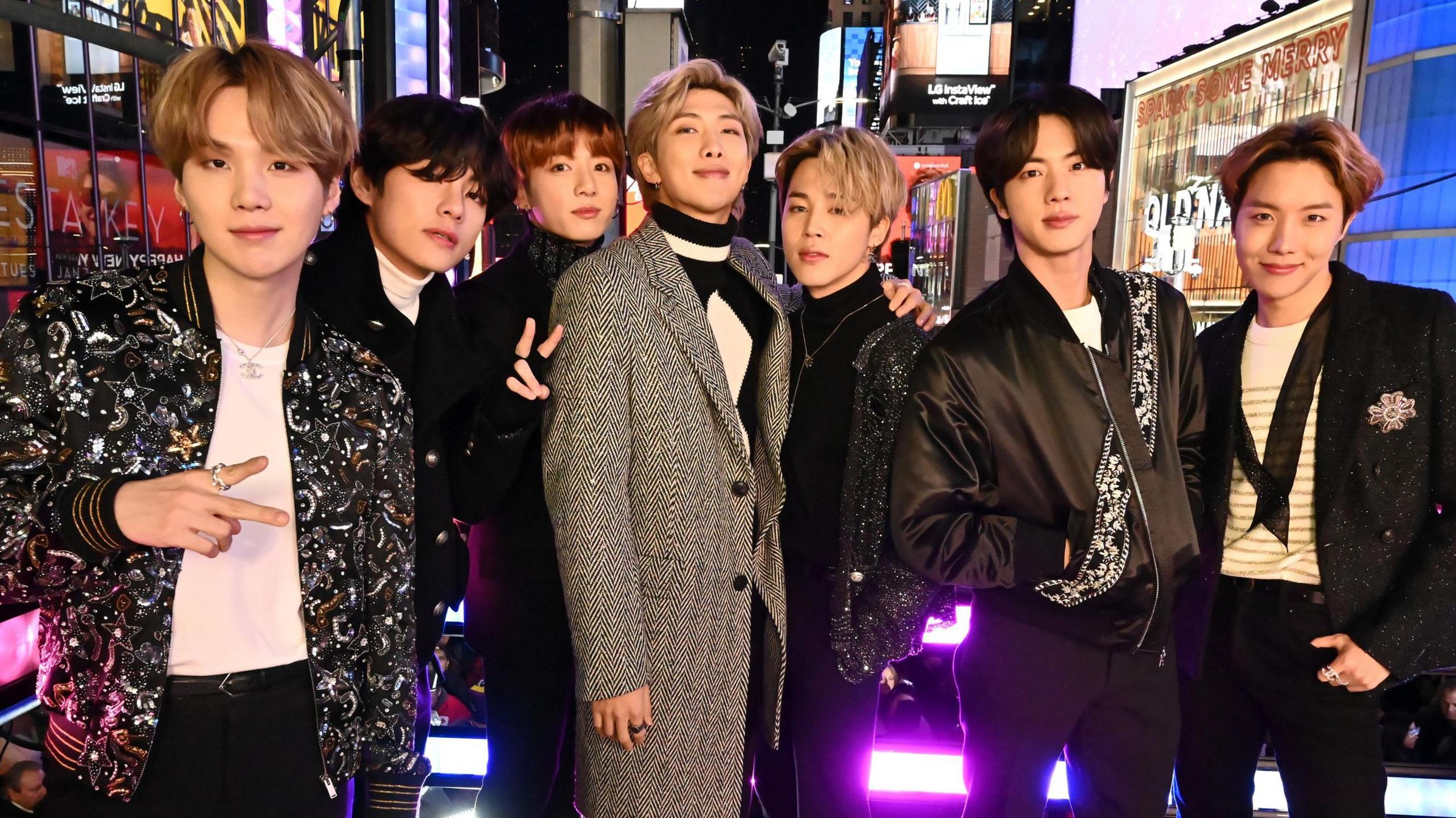 Saham Agensi BTS Merosot Pasca Konser Comeback yang Sepi Penggemar
