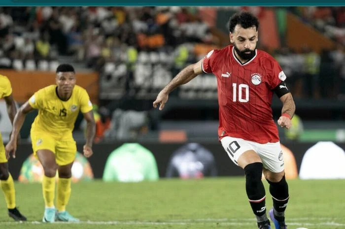 Salah Cedera Hamstring, Liverpool Dan Timnas Mesir Terancam Krisis Penyerang Utama