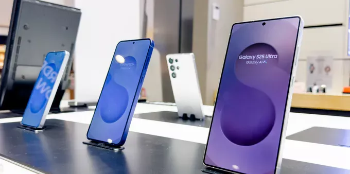 Samsung Alihkan Pasokan Layar OLED ke China untuk Menekan Biaya Produksi dan Meningkatkan Daya Saing Pasar