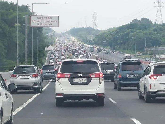 Tol MBZ Merayap Padat: Irjen Agus Ungkap Penyebab Sementara yang Bikin Pengendara Gawat Kelelahan