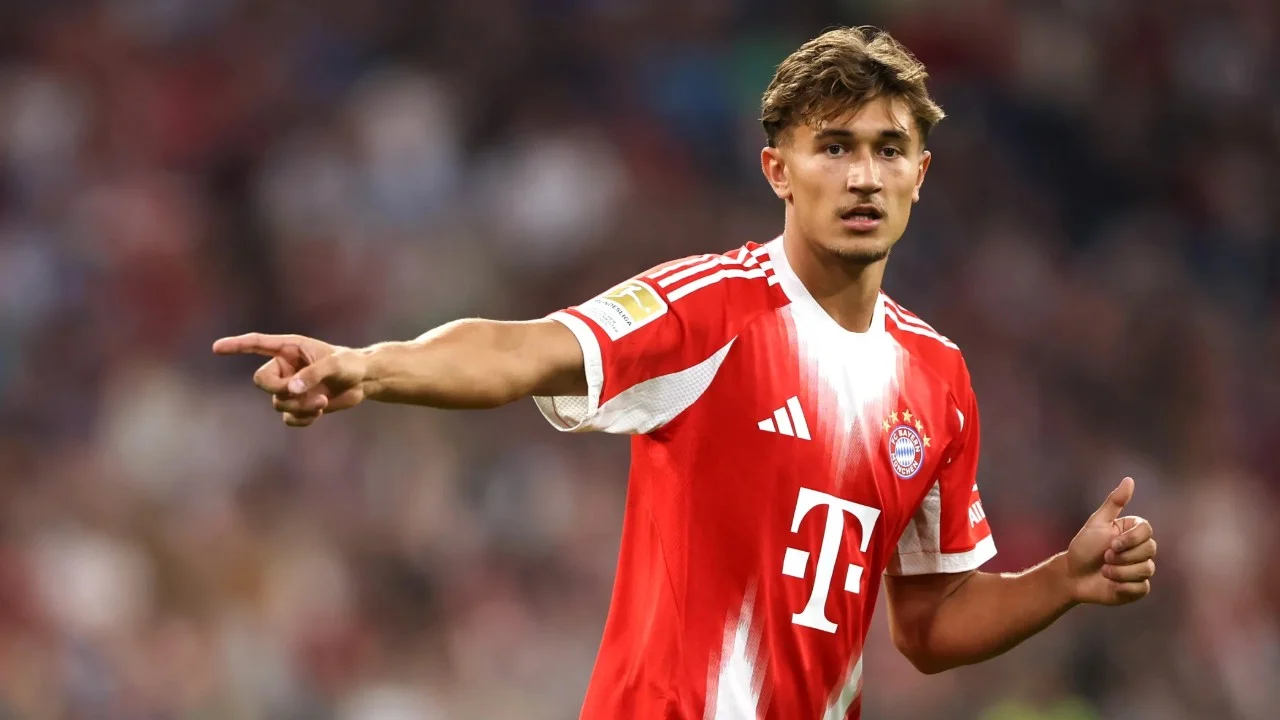 Tom Bischof: Dari Bangku Cadangan ke Sorotan Bayern Munich di Musim 2025/26