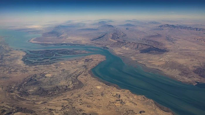 Trump dan AS Pertimbangkan Pengambilalihan Pulau Kharg: Langkah Ekstrem untuk Membuka Selat Hormuz