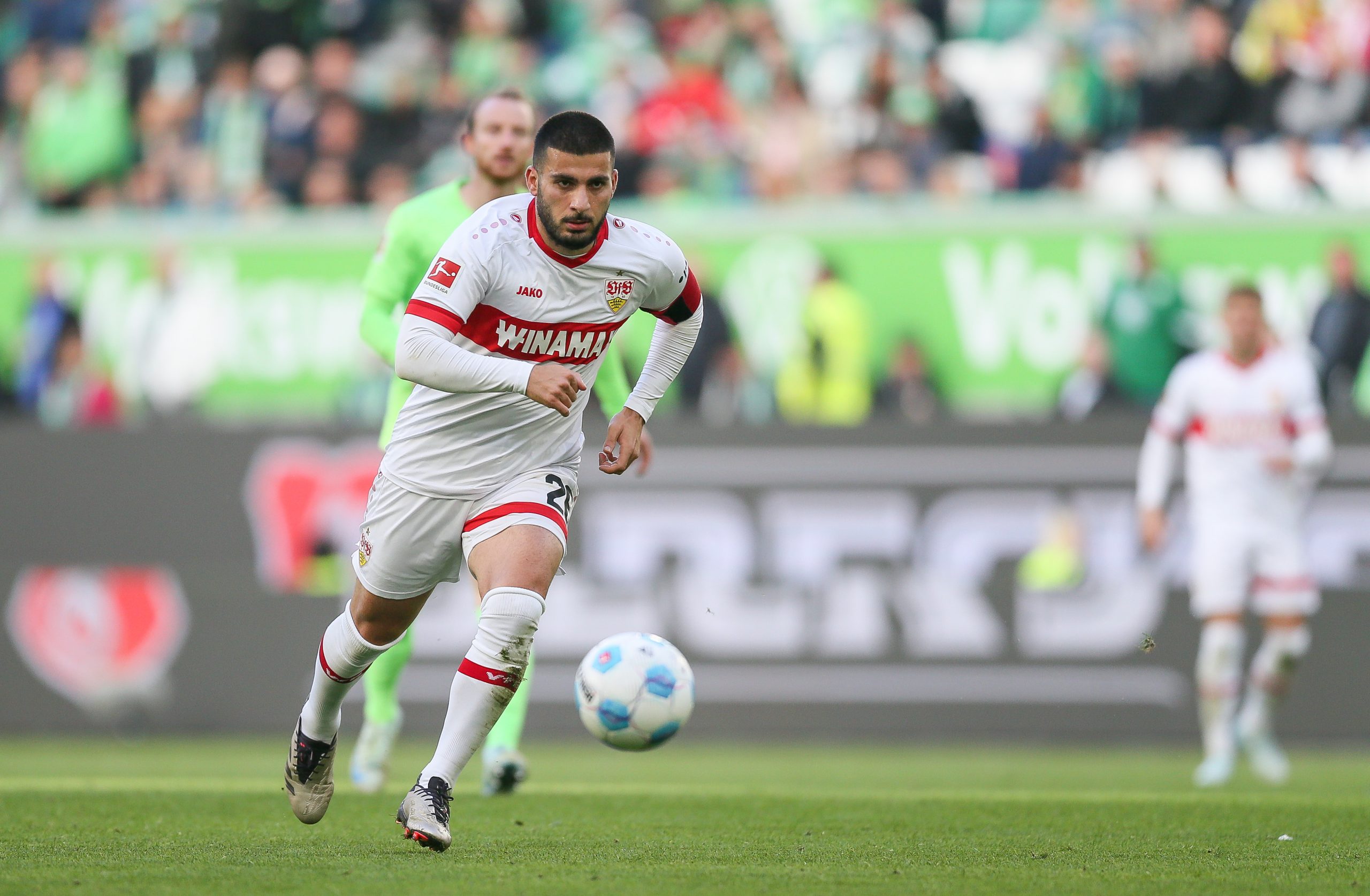 VfL Wolfsburg di Ambang Jurang Degradasi: Wawancara Eksklusif dengan Michael Theuerkauf dari BraunschWEIGER ZEITUNG