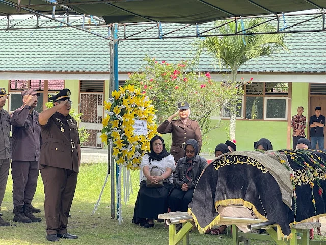 Warga Kudus Berbondong‑Bondong ke GOR Jati, Beri Penghormatan Terakhir untuk Almarhum Michael Bambang Hartono