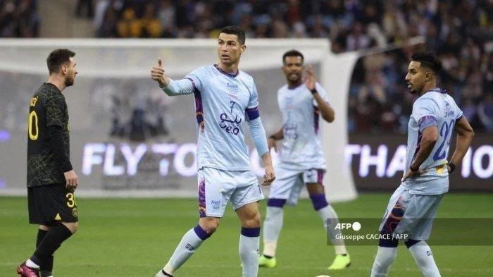 Messi Setara Dewa Sepak Bola Brasil, Ronaldo Memilih Jalan Mundur – Era Baru Sepak Bola Dimulai