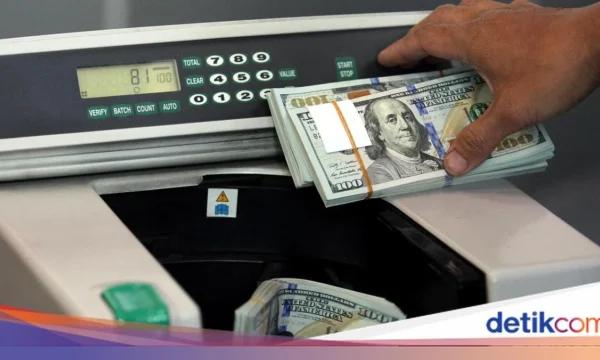 Rupiah Jatuh Bebas ke Rp17.926! Dolar AS Makin Perkasa, Ada Apa Gerangan?